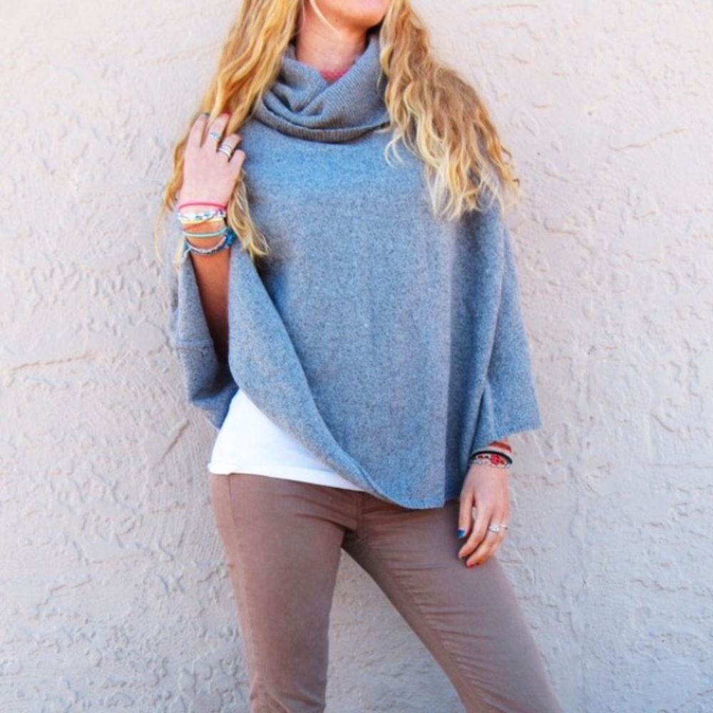 Charming Soft Cloud Gray Cowl Turtleneck Poncho